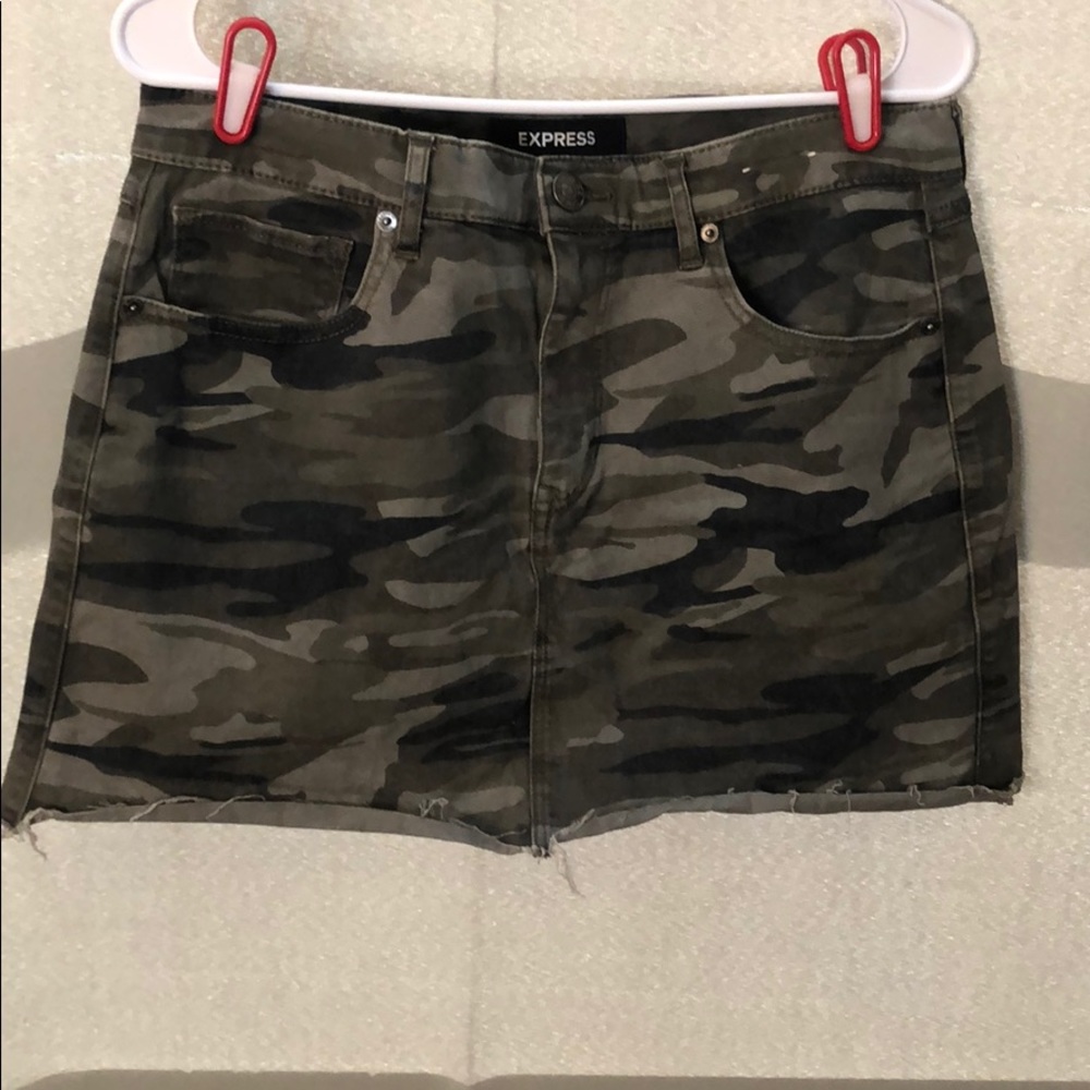 Camo straight mini skirt